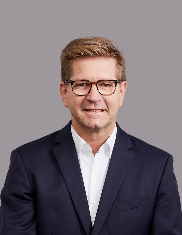 Bernd Schewior, Vice-presidente Sénior Serviços Profissionais Global